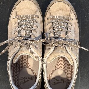 Dansko Light Tan Casual Sneakers